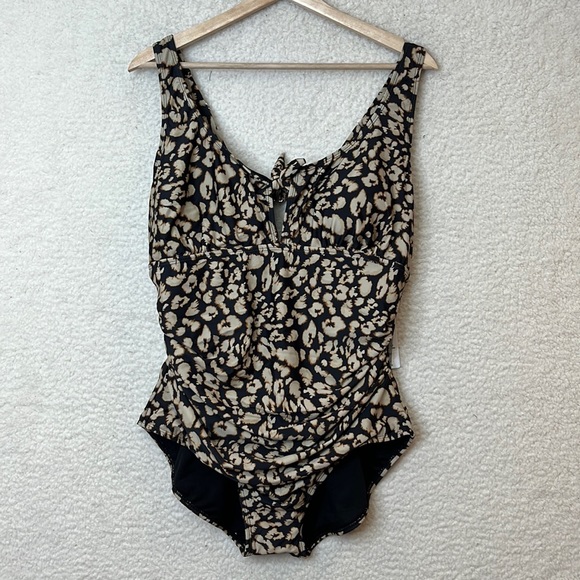 NWT Heat Into the Wild Womens Animal Print Tie Front One Piece Swimsuit 22W PLUS - Picture 2 of 9